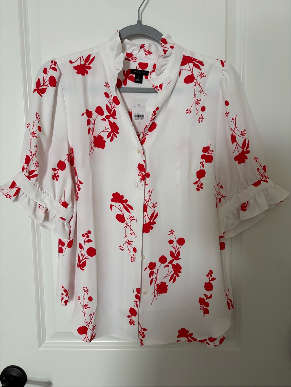 Ann Taylor ruffle collar White Blouse with Red Floral Print shirt S